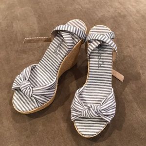 Splendid Knot Wedge Sandals